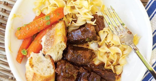 CARBONNADE (FLEMISH BEEF AND BEER STEW)