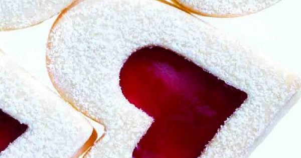 Raspberry sugar-cookie hearts