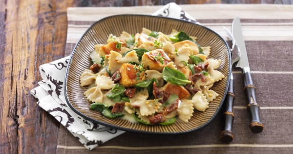 Chicken & Sundried Tomato Bowtie Pasta with White Wine