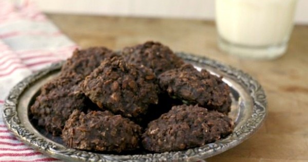 No-Bake Chocolate Oatmeal Frog Cookies