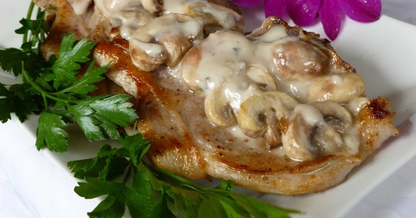 Pork Chops with Mushroom Sauce