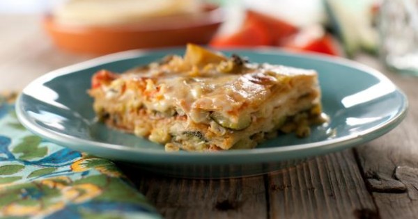 Zucchini-Tortilla Casserole (Pastel Azteca)