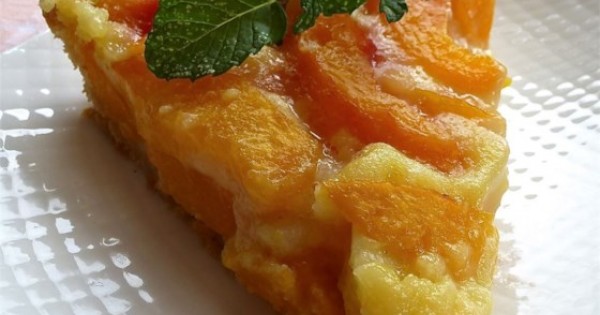 Peach Pie with Sour Cream