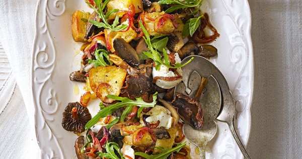 Mushroom panzanella salad