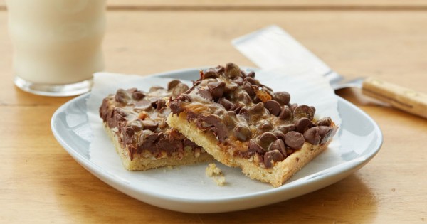 Easy Caramel-Pecan Bars