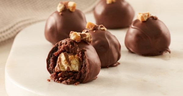 Candy Bar Brownie Bombs