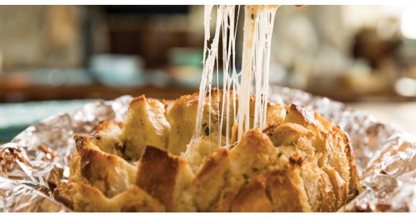 Roasted Garlic Pull-Apart Cheese Bread