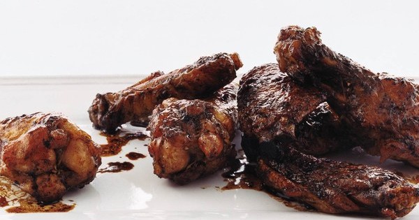 Balsamic Soy-Glazed Chicken Wings