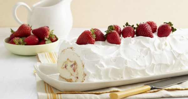 Heavenly Strawberry Roll