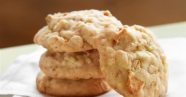 Caramel Apple Oatmeal Cookies