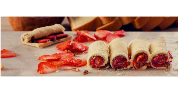 Strawberry and Chocolate Breakfast Roll-Ups