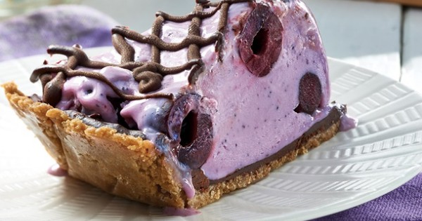 Chocolate on Cherry and Blueberry Frozen Yogourt Pie
