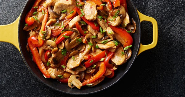 Skillet Chicken with Garlic Sauce