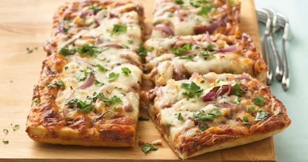 Raspberry-Chipotle Barbecue Chicken Pizza