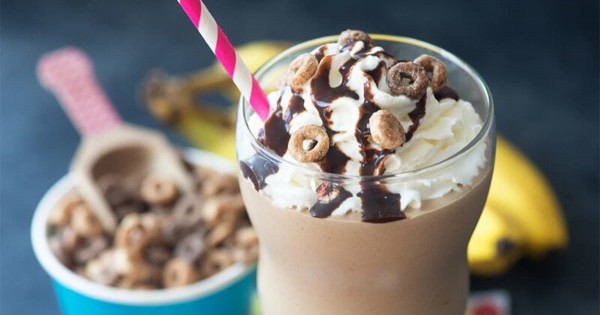 Chocolate Peanut Butter Cheerios™ Breakfast Milkshake