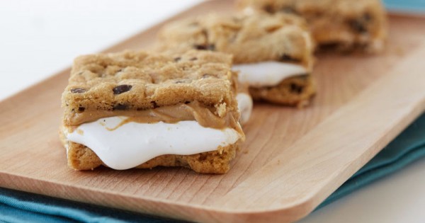 Fluffy Peanut Sandwich Bars