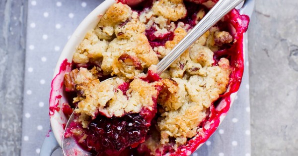 Apple and Blackberry Fruit Crisp