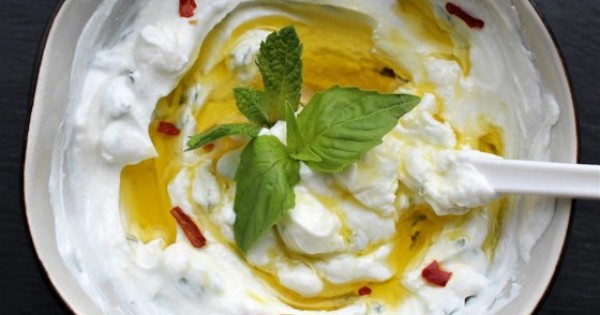 Labneh (Lebanese Yogurt)