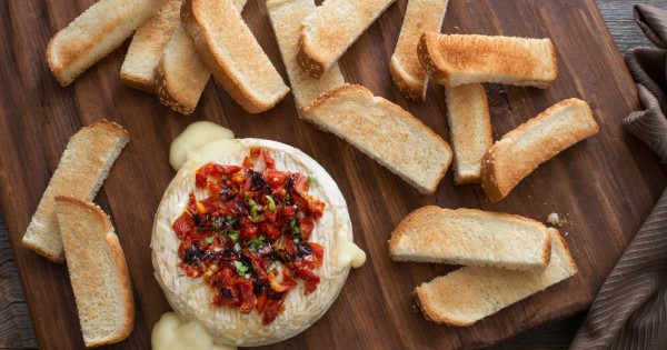 Baked Brie and Sundried Tomato Dip