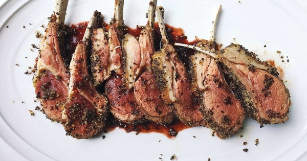 Seaweed-Crusted Rack of Lamb with Red Wine Sauce