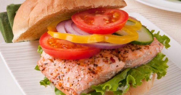 Easy Salmon Fillet Burgers