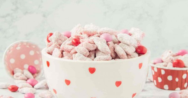 Strawberry Puppy Chow