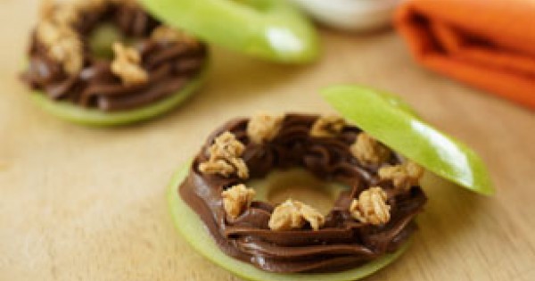 Chocolate Peanut Butter-Apple Rings
