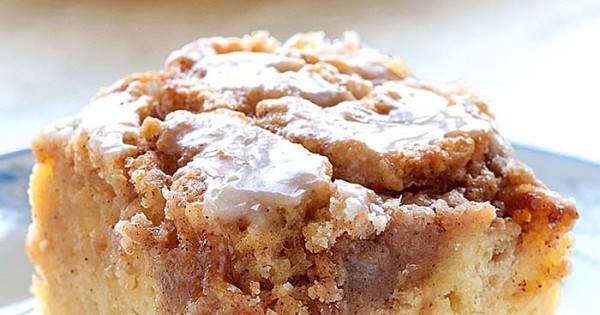 Easy Cinnamon Roll Coffee Cake