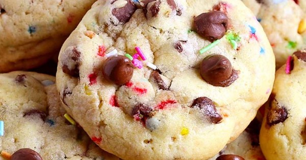 Christmas Chocolate Chip Cookies