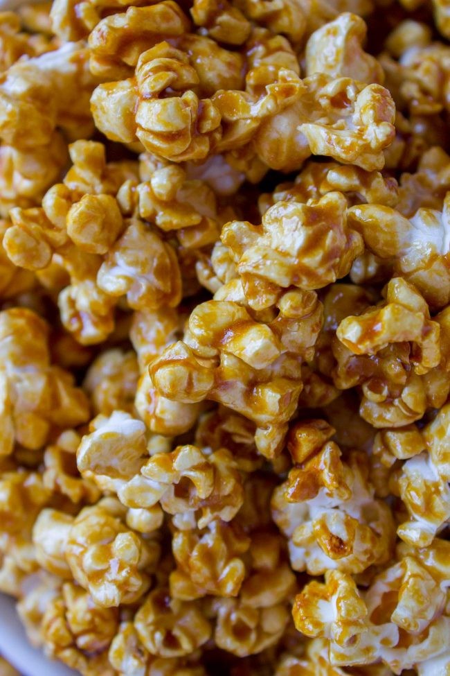 10 Minute Caramel Popcorn in the Microwave-image