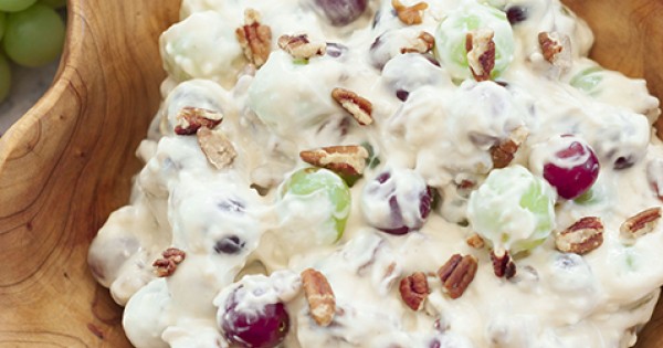 Creamy Pecan Crunch Grape Salad