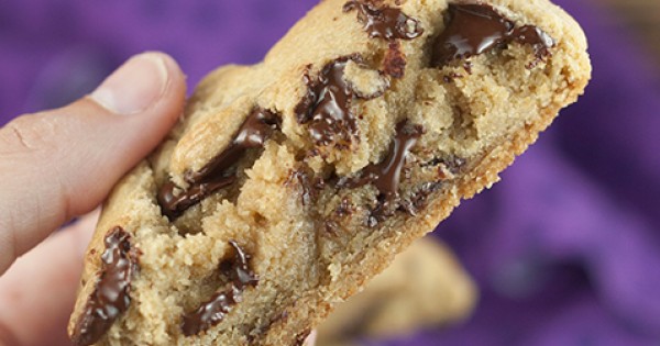 Levain Bakery Chocolate Chip Cookies