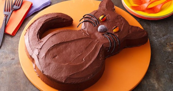Halloween Black Cat Cake