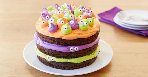 Spooky Eyeball Halloween Cake