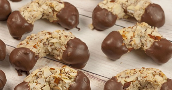 Italian Chocolate-Dipped Almond Horns