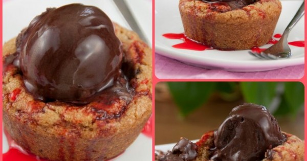 Chocolate Chip Cookie Cups a la Mode