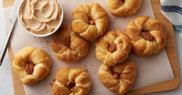Sweet Crescent Roll Pumpkins