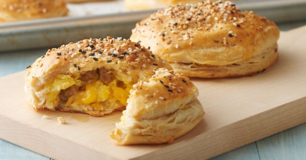 Freezer-Friendly Everything Bagel Biscuit Bombs