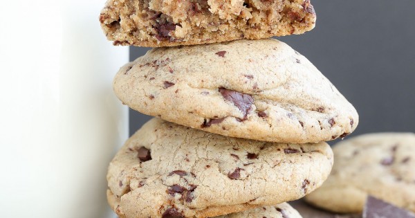 Chewy Peanut Butter Chocolate Chip Cookies