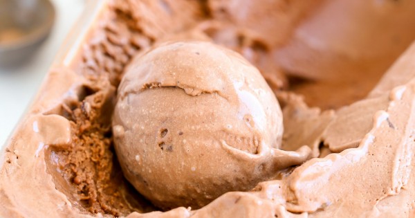 Double Chocolate Caramel Ice Cream {VIDEO}