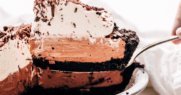 Easiest No-Bake Nutella Pie