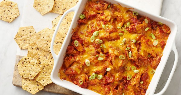 Cheesy Chicken Tinga Dip