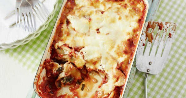 Baked pork and spinach cannelloni