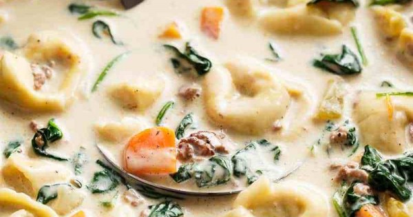 Slow Cooker Creamy Tortellini Soup