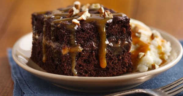 Chocolate Turtle Cake