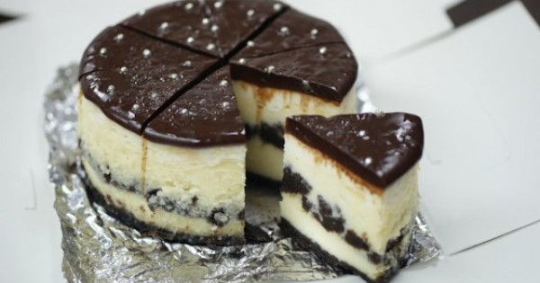 Chocolate Cookie Cheesecake