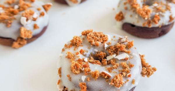 German Gingerbread "Pfeffernüsse" Donuts