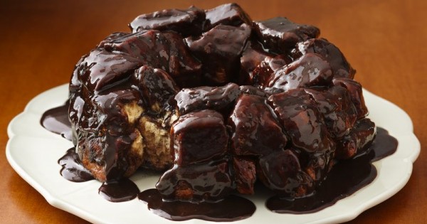Hot Fudge-Marshmallow Monkey Bread