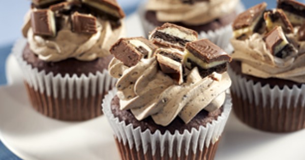 OREO Big Crunch Bar Cupcakes