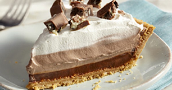 OREO Chocolate Candy Bar Pudding Pie